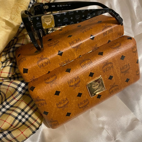 MCM NEW AUTHENTIC Sunglasses Made in Italy. Original Hard Case No Box - Picture 10 of 15